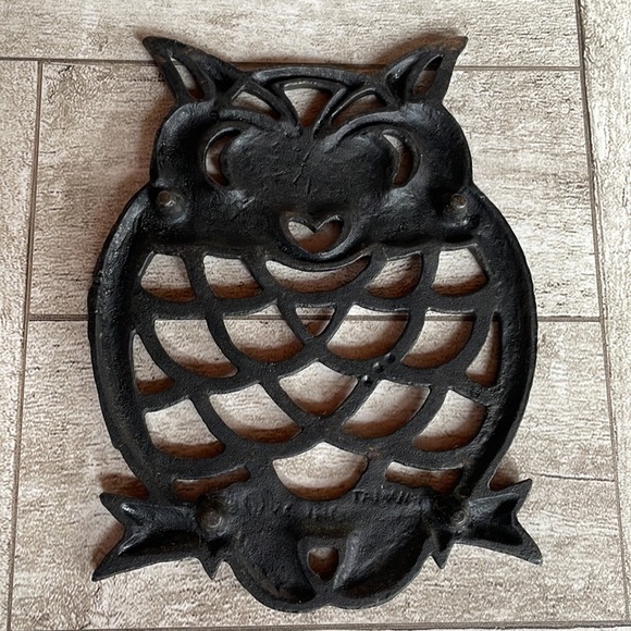 Vintage Cast Iron Owl Trivet - Picture 4 of 8